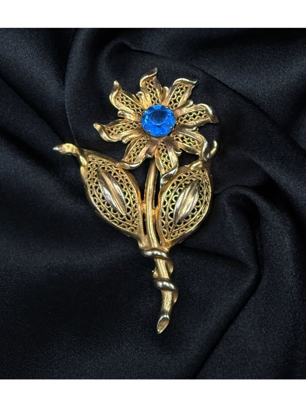 Vintage 1940s Large Flower Brooch With Blue Rhinestone Center Filigree Leaves